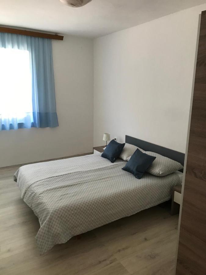 Apartments Lena Башка Екстер'єр фото