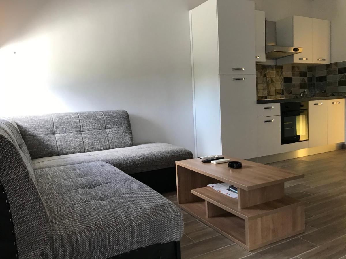 Apartments Lena Башка Екстер'єр фото