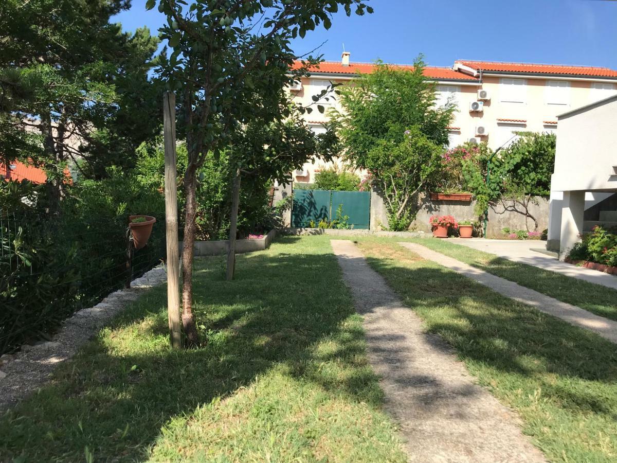 Apartments Lena Башка Екстер'єр фото