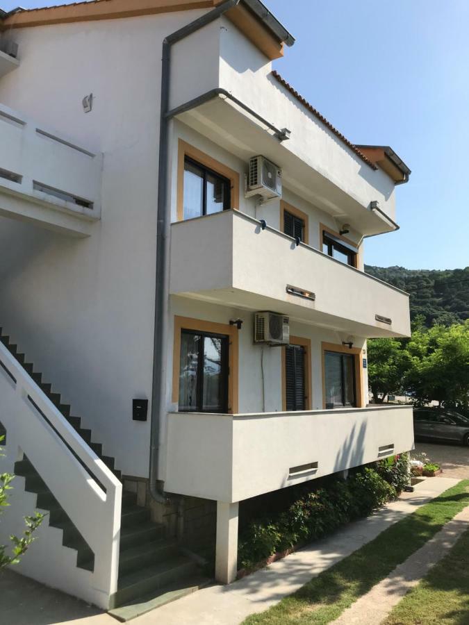 Apartments Lena Башка Екстер'єр фото