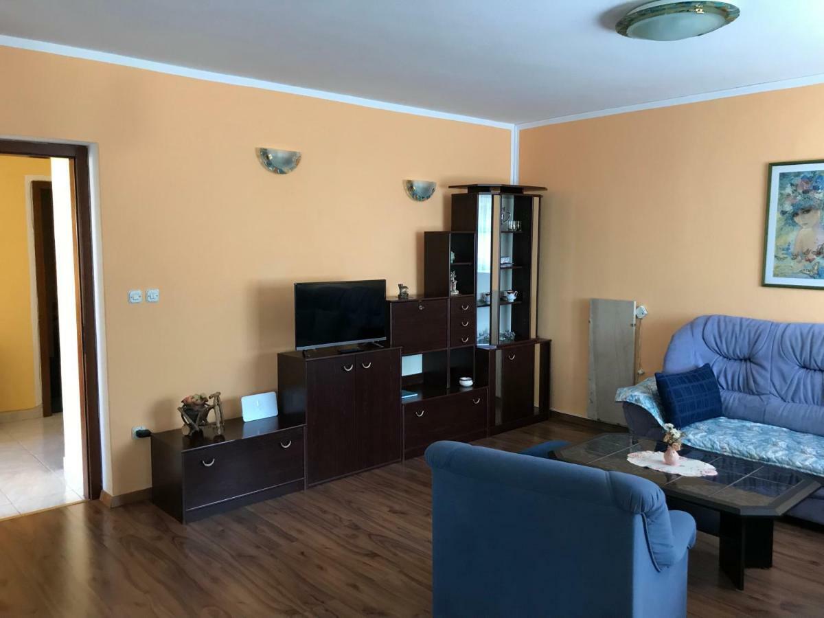 Apartments Lena Башка Екстер'єр фото