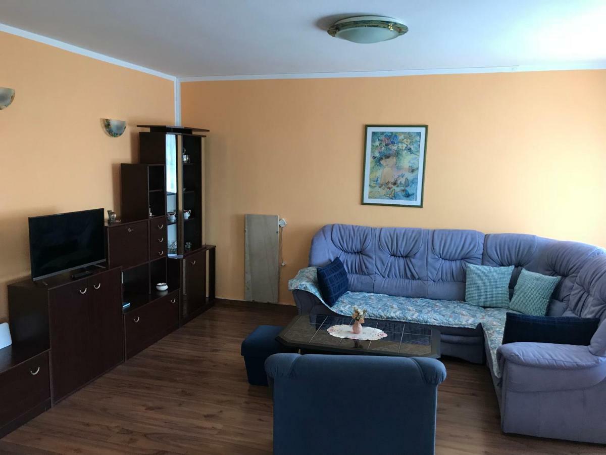 Apartments Lena Башка Екстер'єр фото
