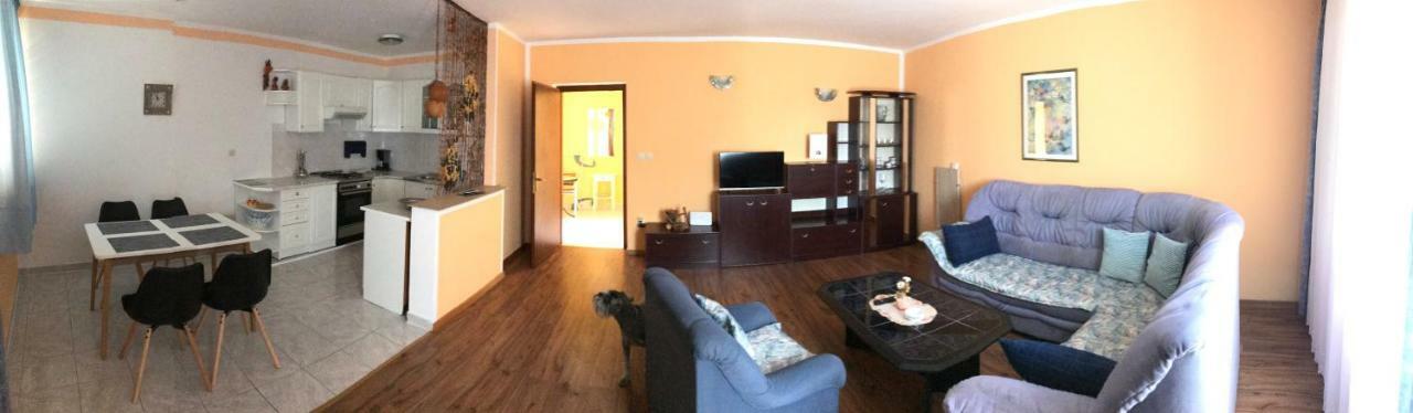 Apartments Lena Башка Екстер'єр фото