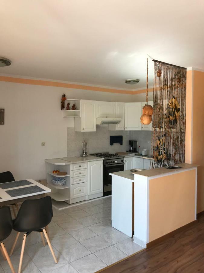 Apartments Lena Башка Екстер'єр фото