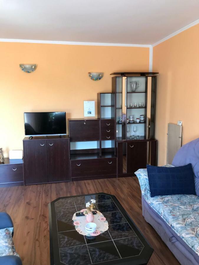 Apartments Lena Башка Екстер'єр фото