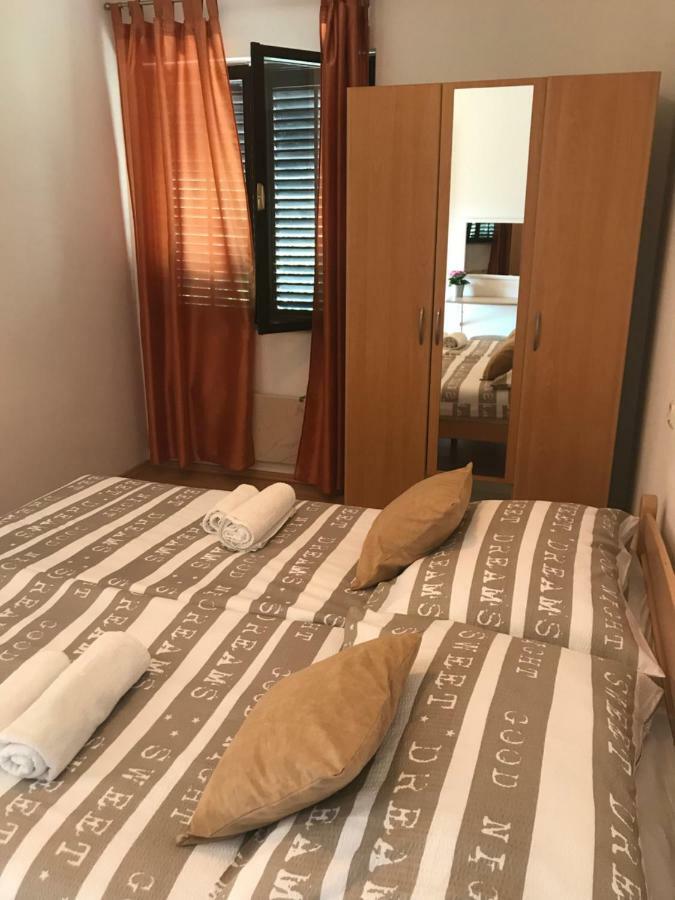 Apartments Lena Башка Екстер'єр фото