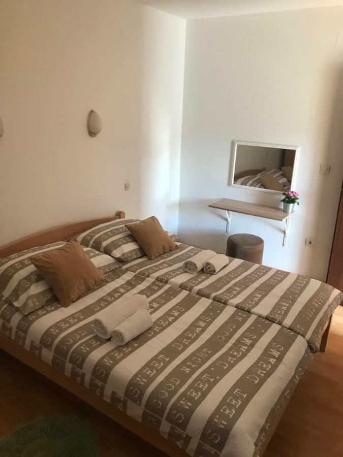 Apartments Lena Башка Екстер'єр фото