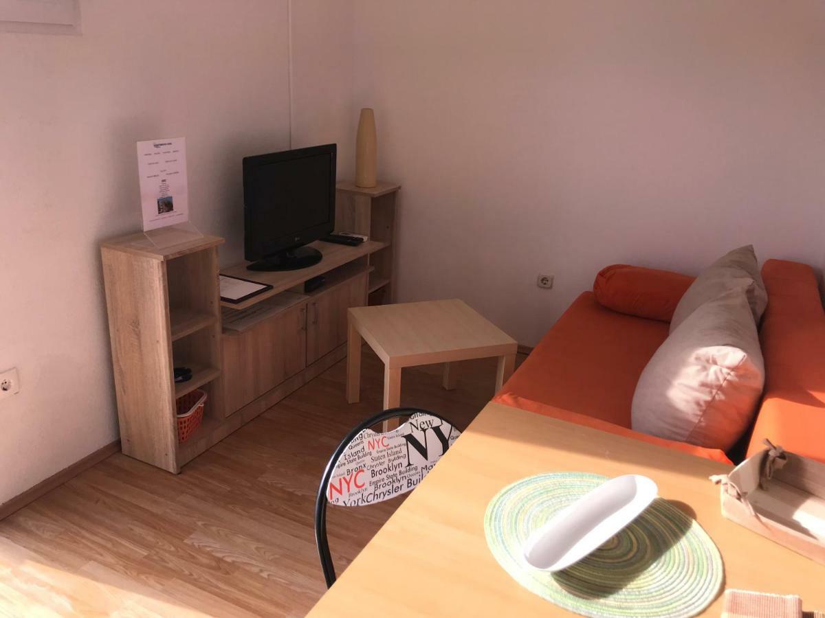 Apartments Lena Башка Екстер'єр фото